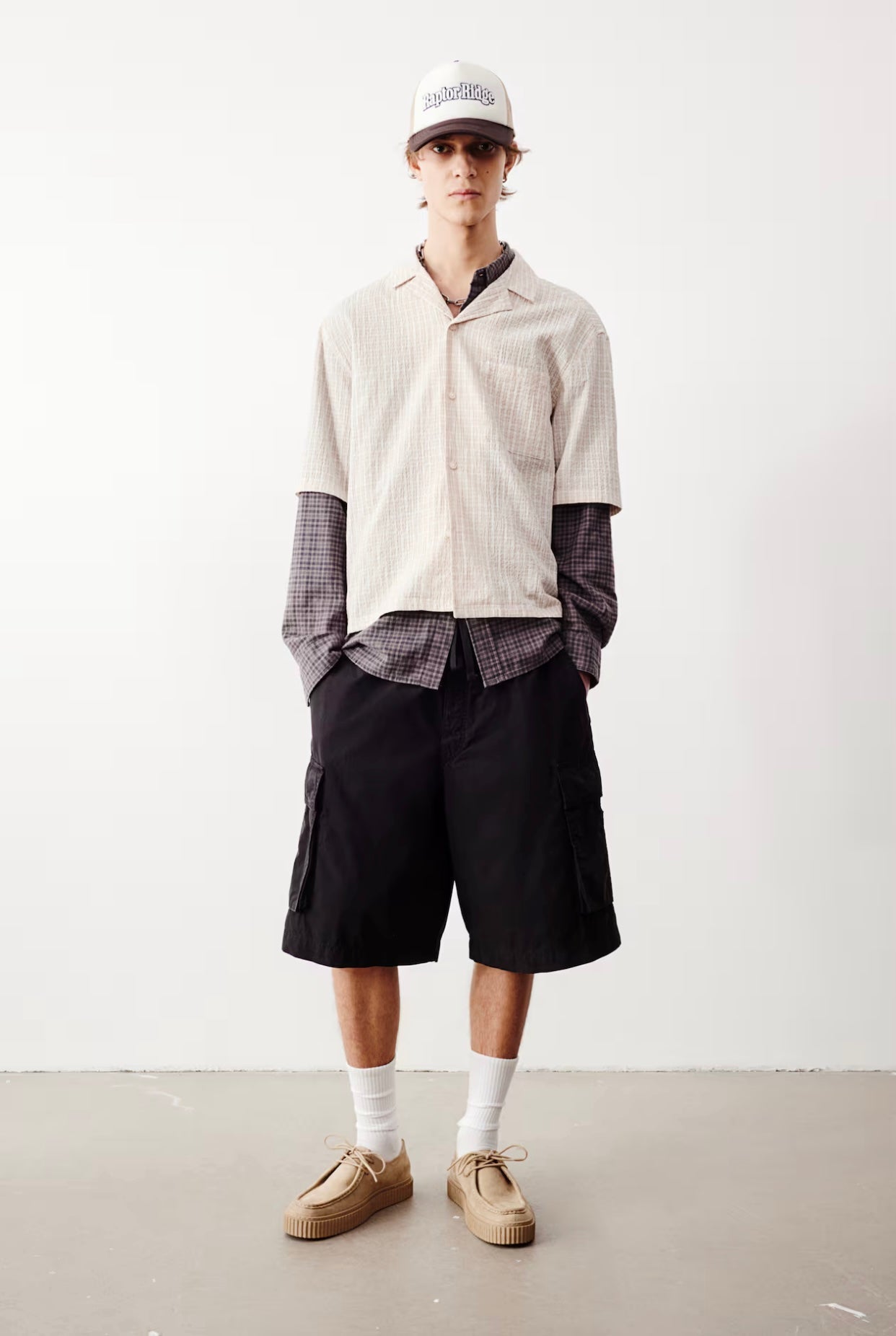 H&M Effortlessly Loose fit Cargo Shorts in Midnight Shadow
