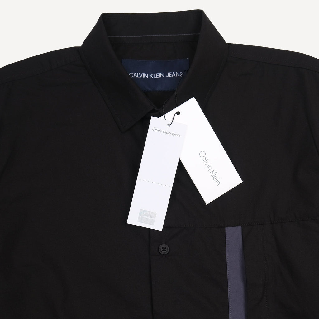 Calvin Klein Elegant Noir Button-Up Shirt