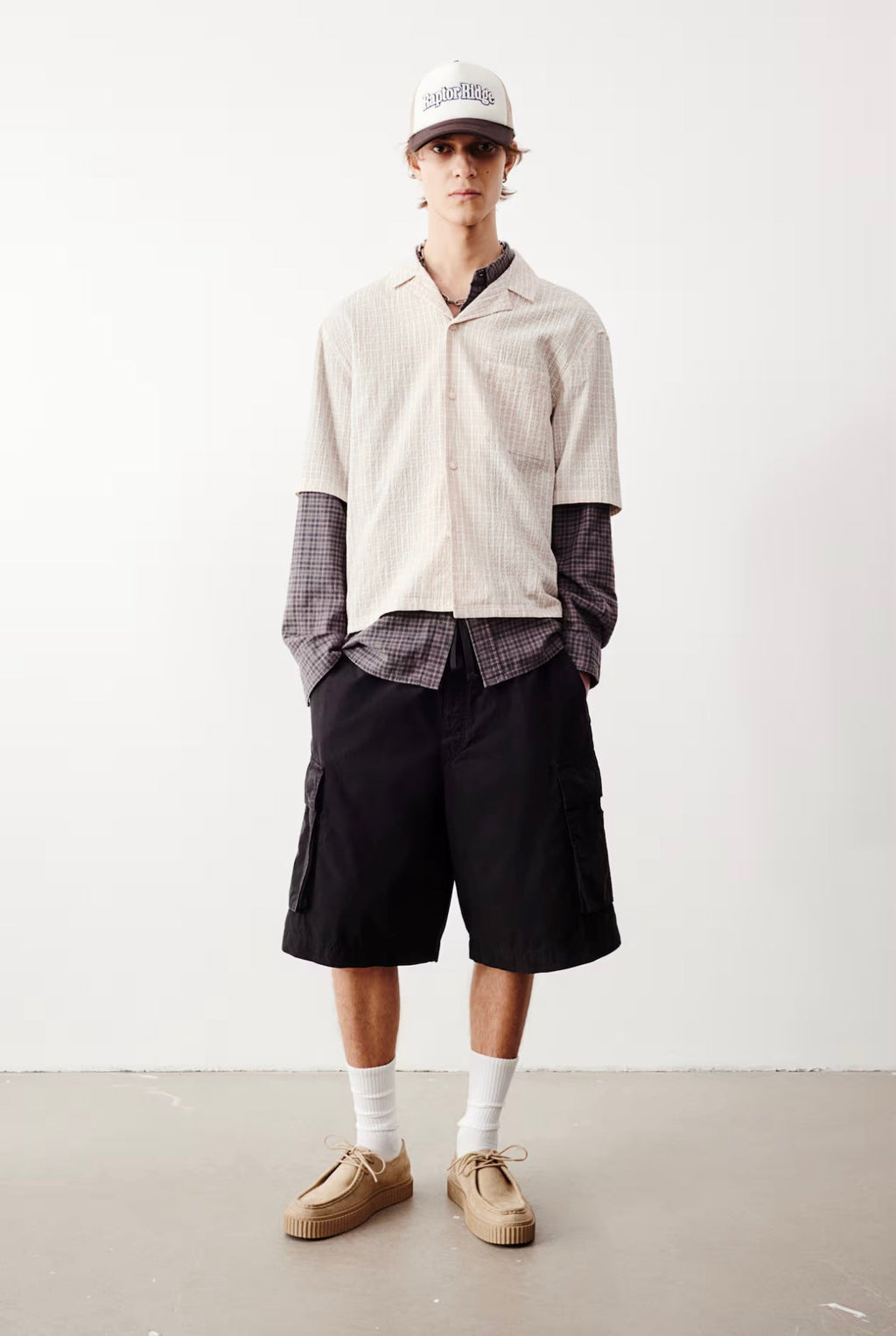 H&M Effortlessly Loose fit Cargo Shorts in Midnight Shadow