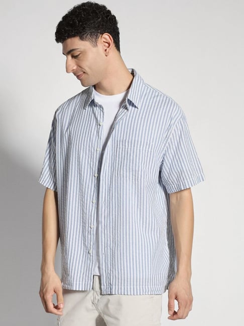 AMERICAN EAGLE Classic Striped Short Sleeve Shirt